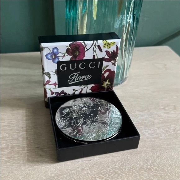 GUCCI Flora Double Magnifying Compact Mirror - New in Box